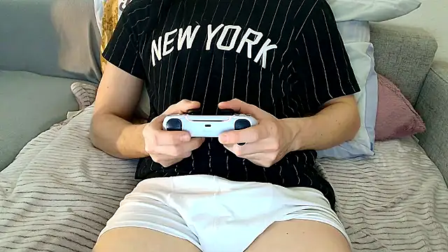 Snapshot of Breezydicksn chatting on 01-08-26, 05:52 Breezydicksn online show from 01-08-26, 05:52