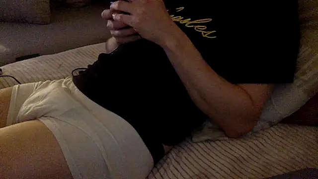 Snapshot of Breezydicksn chatting on 11-19-25, 06:30 Breezydicksn online show from 11-19-25, 06:30