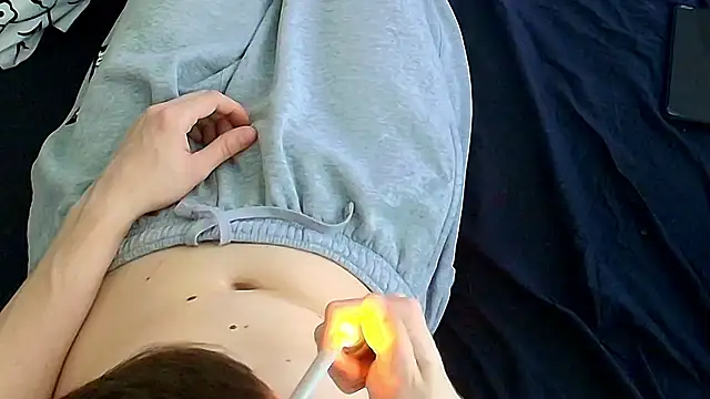 Snapshot of Breezydicksn chatting on 01-12-26, 10:03 Breezydicksn online show from 01-12-26, 10:03