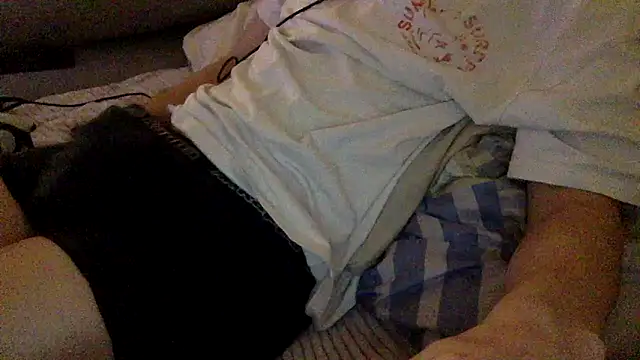 Snapshot of Breezydicksn chatting on 11-21-25, 07:46 Breezydicksn online show from 11-21-25, 07:46