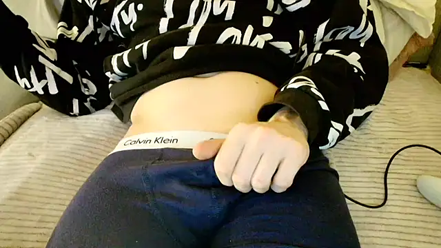 Snapshot of Breezydicksn chatting on 12-01-25, 10:10 Breezydicksn online show from 12-01-25, 10:10