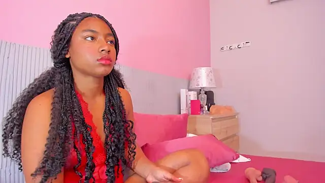 Snapshot of Laraebony_ chatting on 07-24-26, 10:11 Laraebony online show from 07-24-26, 10:11