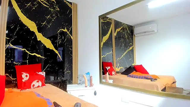 AdrianaVegga online show from 11-29-25, 03:39