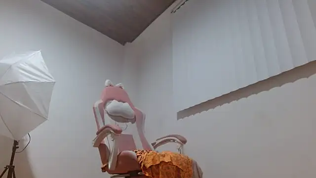 Crystal Star  online show from 12-15-25, 09:59