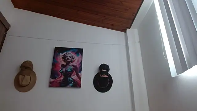 Crystal Star  online show from 03-20-26, 01:23