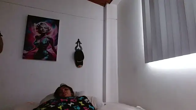 Crystal Star  online show from 04-17-26, 12:41