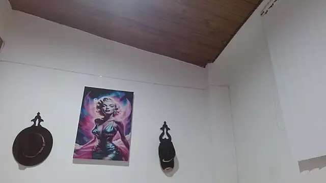 Crystal Star  online show from 04-12-26, 03:54