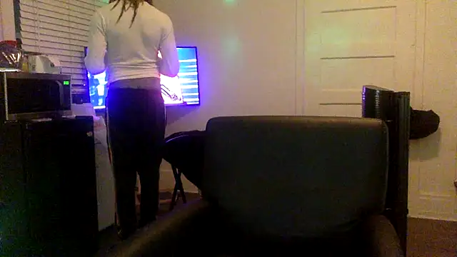 Diodre Benyoon online show from 12-23-25, 01:49