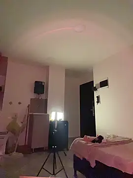 Enyagleam  online show from 12-23-25, 02:55