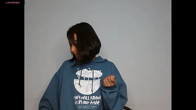 Snapshot of Gia_Lee chatting on 01-18-26, 03:10 Gia Lee online show from 01-18-26, 03:10