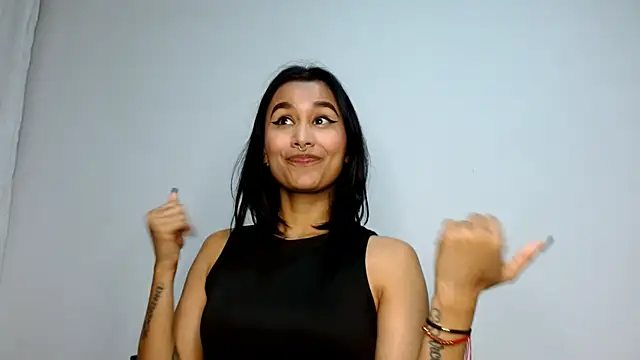 Gia Lee online show from 10-13-25, 03:19