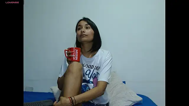 Gia Lee online show from 12-23-25, 03:28