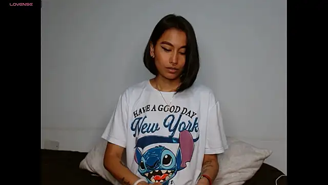 Snapshot of Gia_Lee chatting on 02-20-26, 06:26 Gia Lee online show from 02-20-26, 06:26