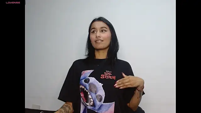 Gia Lee online show from 11-11-25, 02:39