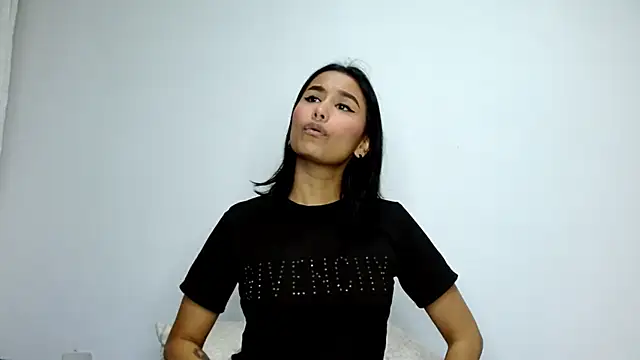 Gia Lee online show from 10-03-25, 03:09