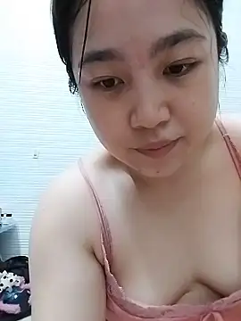 Snapshot of Minn-cute chatting on 06-03-26, 02:01 Minn-cute online show from 06-03-26, 02:01