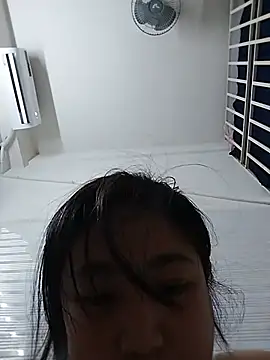 Snapshot of Minn-cute chatting on 06-08-26, 01:33 Minn-cute online show from 06-08-26, 01:33