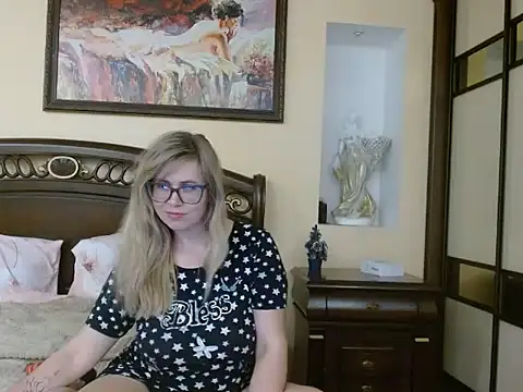 Crystal00Girl online show from 12-23-25, 12:11