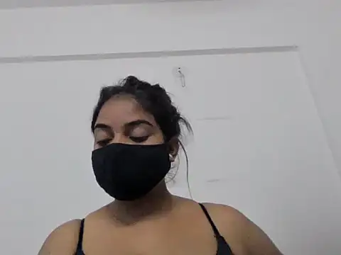 Little toy girl online show from 10-05-25, 08:43