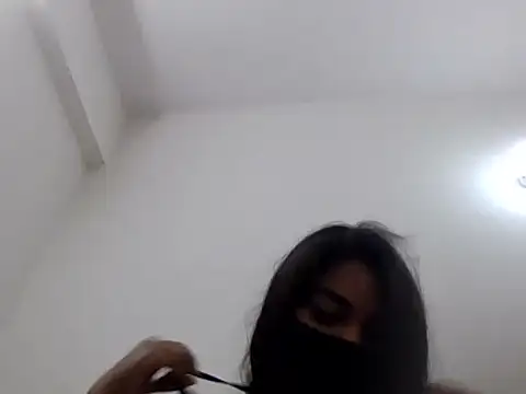 Little toy girl online show from 10-26-25, 10:54