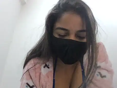 Little toy girl online show from 11-16-25, 06:34