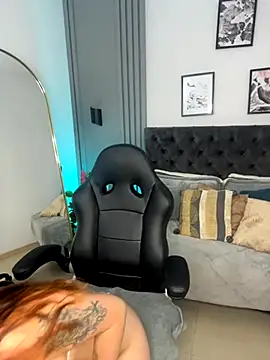 dreamleah  online show from 11-20-25, 04:57