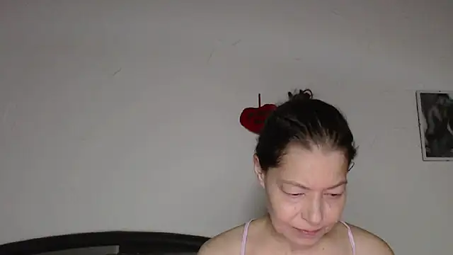 Snapshot of SexySarah177 chatting on 02-21-26, 09:39 SexySarah177 online show from 02-21-26, 09:39