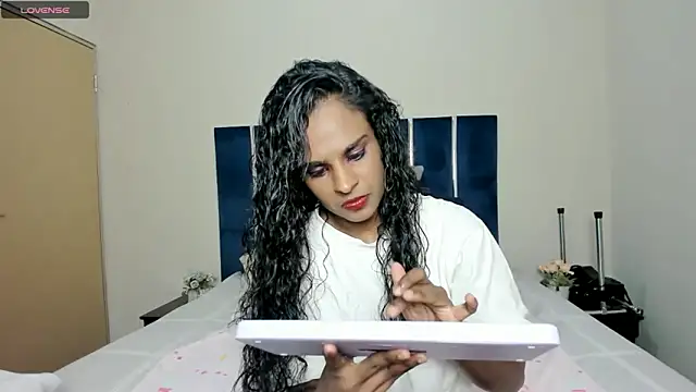 Snapshot of Toxicfantasy4u chatting on 09-22-25, 04:57 Toxicfantasy4u online show from 09-22-25, 04:57