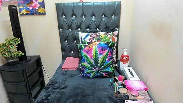 Toxicfantasy4u online show from 07-27-26, 04:14