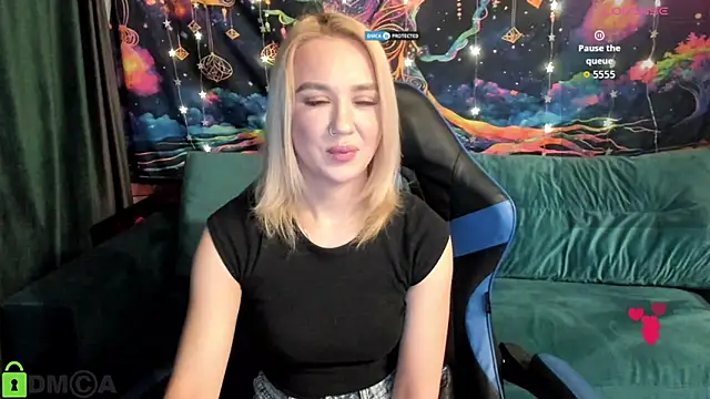 CrystalGirl99 online show from 04-04-26, 07:04