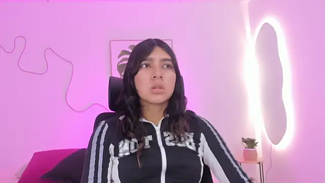 Cherrydollxx online show from 10-29-25, 12:15