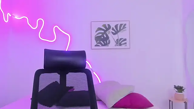 Cherrydollxx online show from 10-28-25, 11:42