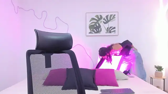 Cherrydollxx online show from 10-31-25, 12:13