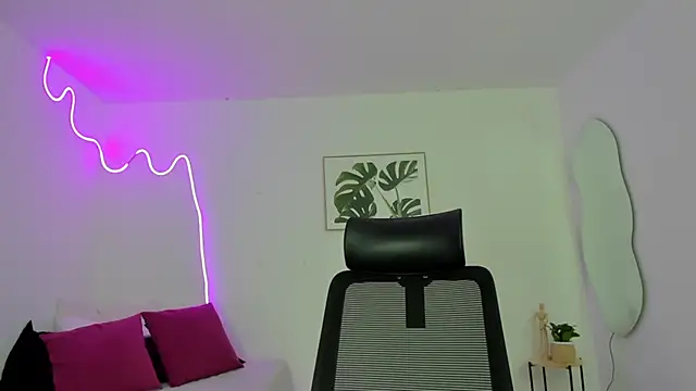 Cherrydollxx online show from 09-26-25, 12:01