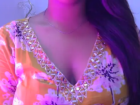 Snapshot of hottymoody chatting on 09-19-25, 08:07 hottymoody online show from 09-19-25, 08:07