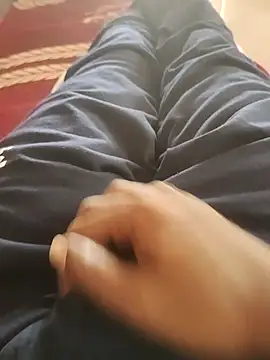 Snapshot of slim-uncut chatting on 12-14-25, 09:26 slim-uncut online show from 12-14-25, 09:26