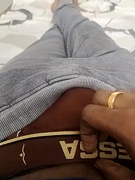 Snapshot of slim-uncut chatting on 10-25-25, 01:49 slim-uncut online show from 10-25-25, 01:49