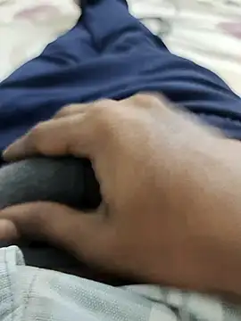 Snapshot of slim-uncut chatting on 10-15-25, 12:57 slim-uncut online show from 10-15-25, 12:57