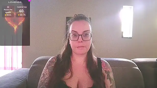 Snapshot of Miss_Lucifer6 chatting on 09-30-25, 02:45 Miss Lucifer6 online show from 09-30-25, 02:45