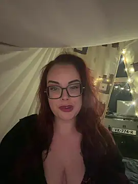Snapshot of Miss_Lucifer6 chatting on 05-19-26, 08:27 Miss Lucifer6 online show from 05-19-26, 08:27