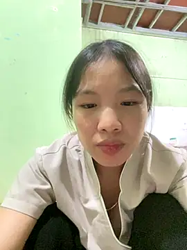 Snapshot of QueenLink chatting on 10-14-25, 04:07 QueenLink online show from 10-14-25, 04:07