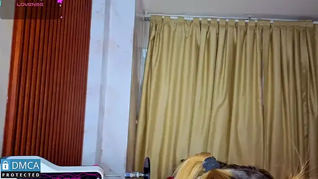 nena cupcake  online show from 03-03-26, 11:06