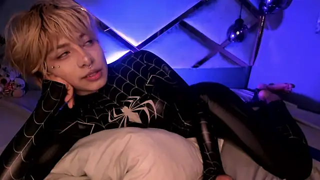 OliIverr22 online show from 12-21-25, 01:30