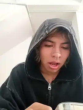 OliIverr22 online show from 09-15-25, 04:07