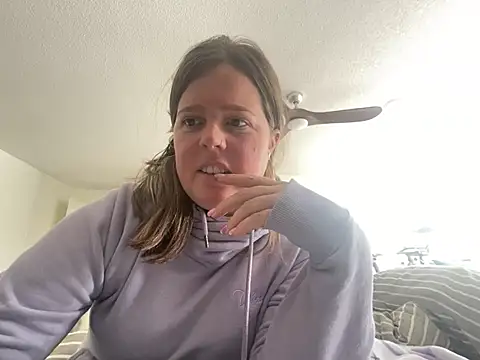 hornykitty1210 online show from 02-26-26, 07:14