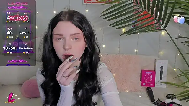 BlackyLii online show from 12-17-25, 01:32