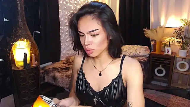 WILDROXIE online show from 10-18-25, 10:45