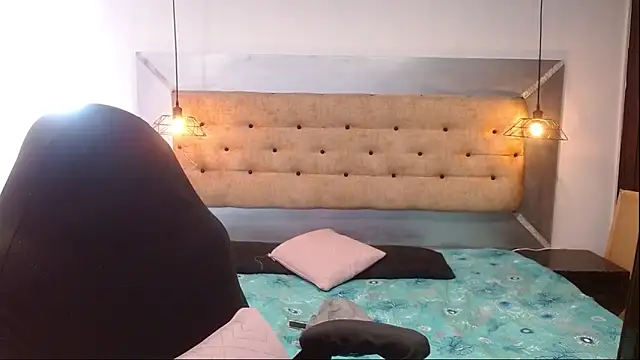 Montserrat Jay online show from 12-03-25, 01:32