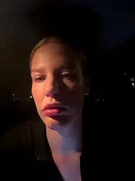 Chloemillerrxx online show from 09-28-25, 06:26