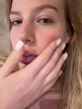 Chloemillerrxx online show from 09-21-25, 05:40